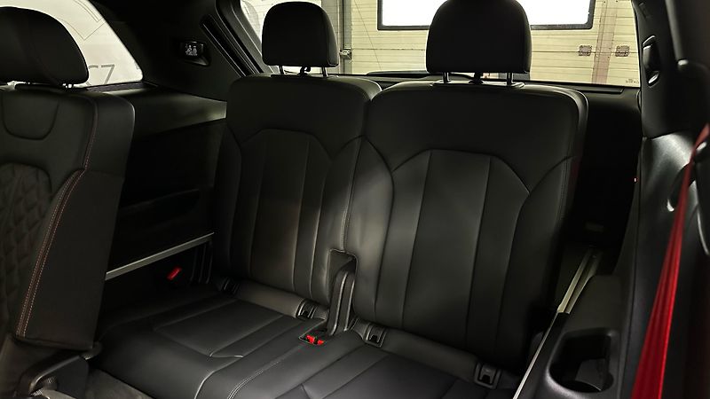 Audi SQ7 ZÁRUKA / MATRIX / 7 MÍST - fotka 21 z 52