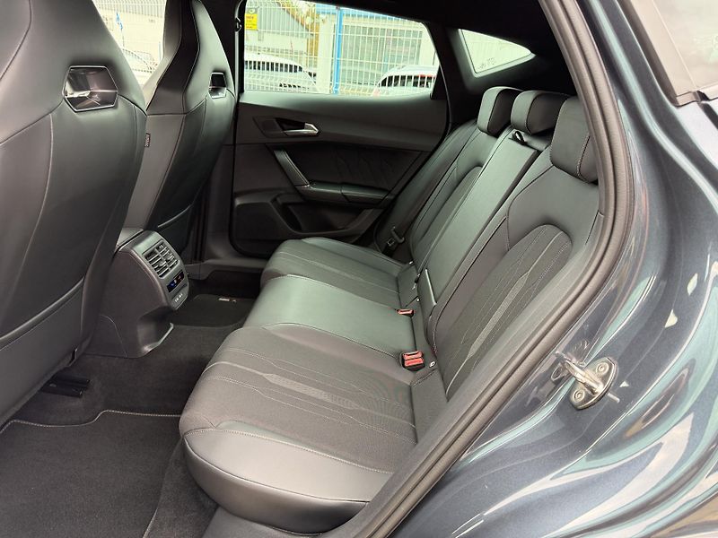 Cupra Formentor VZ 2,0 TSi/180kW - DSG,TZ,.... - fotka 61 z 106