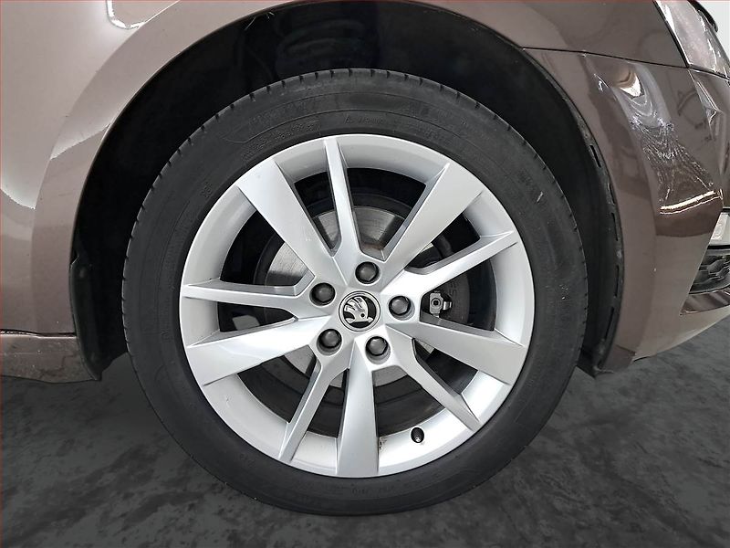 Škoda Octavia (2018) Ambition 1.6 TDI, Navi - fotka 15 z 17