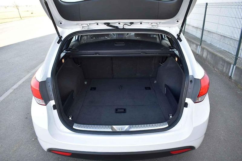 Hyundai i40 kombi je velké auto za poměrně příznivé ceny