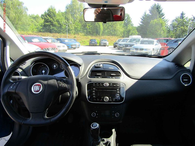 Fiat Punto Evo (2010) 1.4T, AC, výhřev sed - fotka 11 z 20