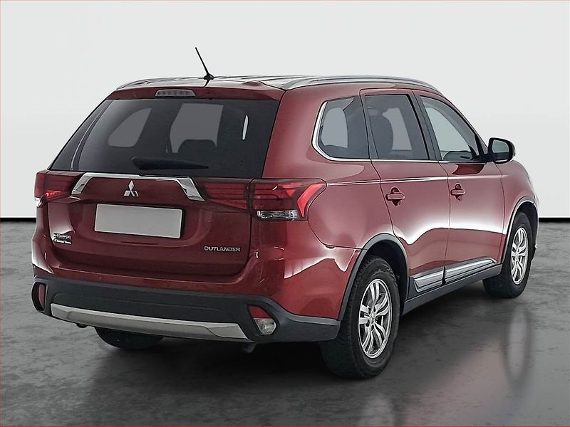 Mitsubishi Outlander (2016) 2.2 DI-D, 4X4, ČR,1.maj - fotka 5 z 14