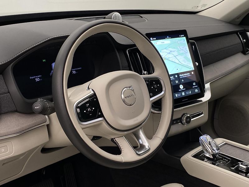 Volvo XC90 T8 AWD RECHARGE BRIGHT PLUS 7m - fotka 19 z 69