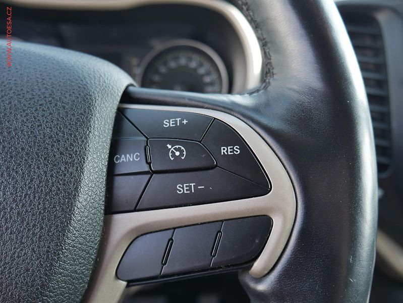 Jeep Cherokee (2014) 2.0 CRD 4x4, ČR, Longitude - fotka 23 z 25
