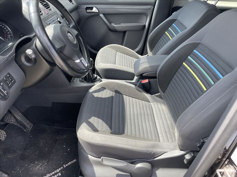 Volkswagen Caddy 2,0 TDi 103kw MAXI SOCCER 7mís - fotka 8 z 47