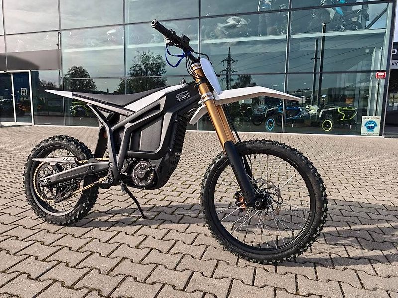 Ostatní (2026) Komodo MX 32kW - fotka 1 z 20