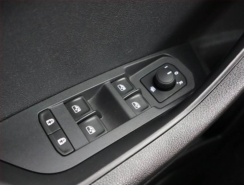 Škoda Karoq (2018) Style 1.0 TSI, Automat - fotka 18 z 22