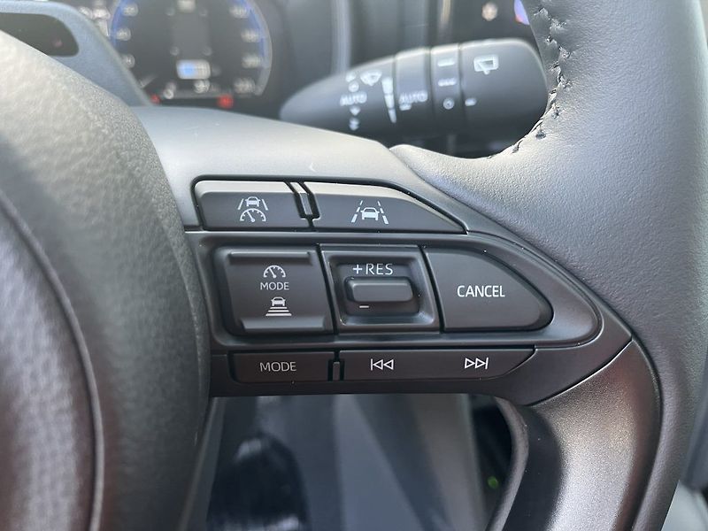 Toyota Yaris Cross 1.5L HEV130 Executive Tech VIP - fotka 12 z 27