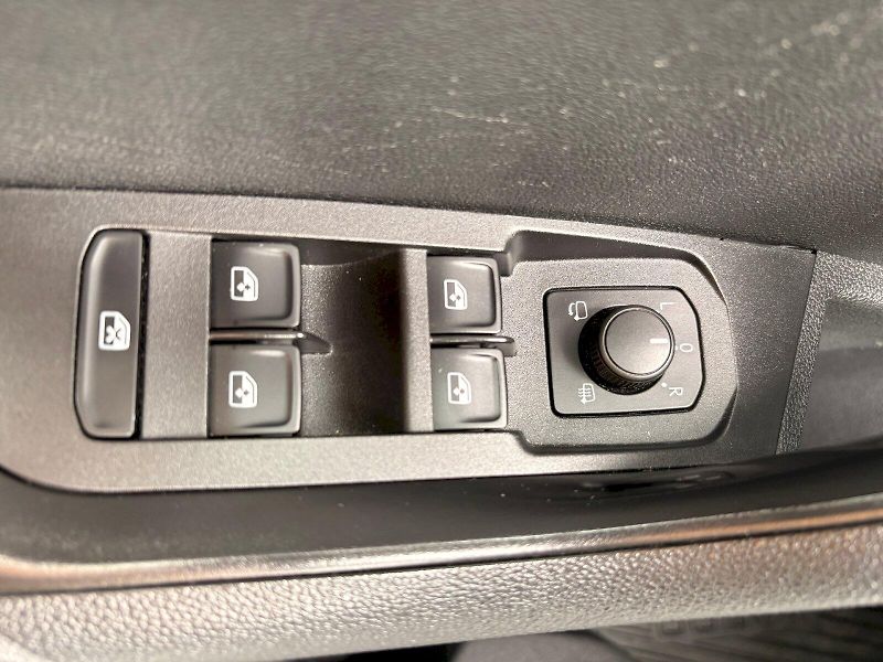 Škoda Karoq (2019) TDI 110 kW DSG Sportline - taž - fotka 29 z 33