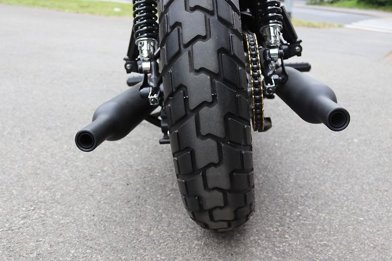 Triumph Bonneville (2001) BONNEVILLE 800 CAFÉ RACER - fotka 7 z 22