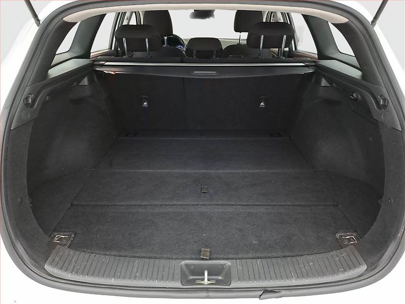 Hyundai i30 (2018) 1.6 CRDi, Tempomat - fotka 13 z 17