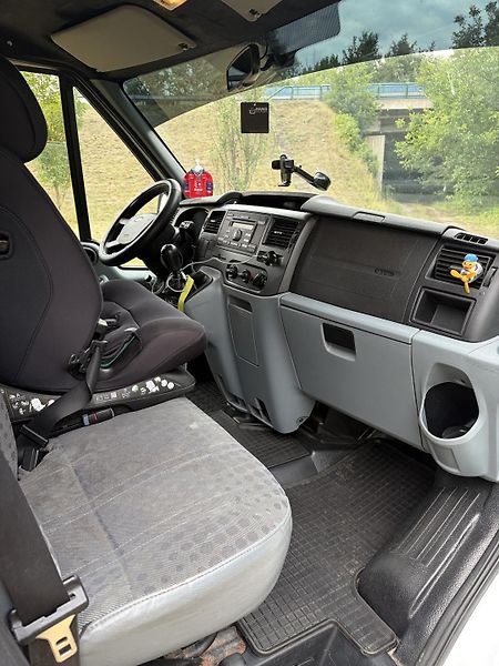 Ford Transit (2011) Ford Tranzit 2.2 TDCI 9 míst  - fotka 9 z 15