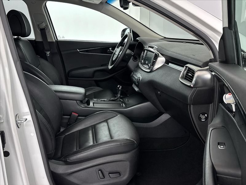 Kia Sorento Exclusive 6AT 4x4 2,2 CRDi - fotka 26 z 42