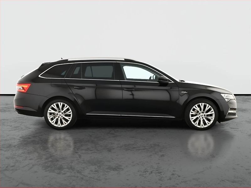 Škoda Superb (2023) Laurin&Klement 2.0 TDI - fotka 6 z 20