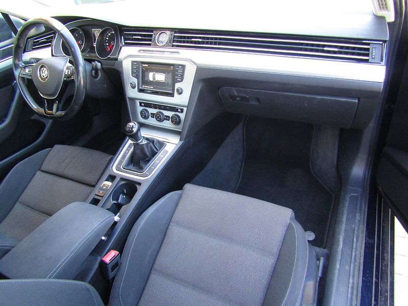 Volkswagen Passat (2015) 2.0 TDI 110kW NOVÉ ROZVODY - fotka 14 z 40