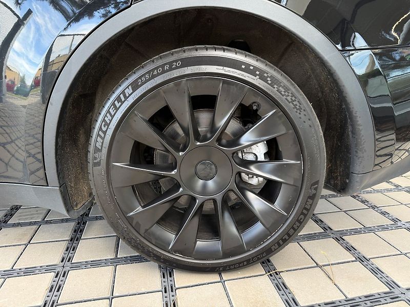 Tesla Model Y Long Range AWD Tažné / záruka - fotka 7 z 40