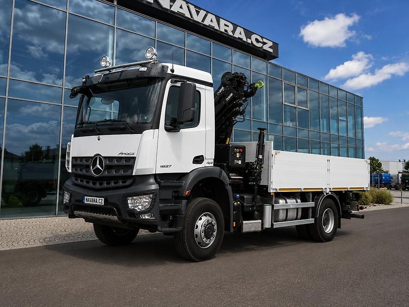 Mercedes-Benz Axor 1827 4x4 VALNÍK S RUKOU HIAB  - fotografie inzerátu