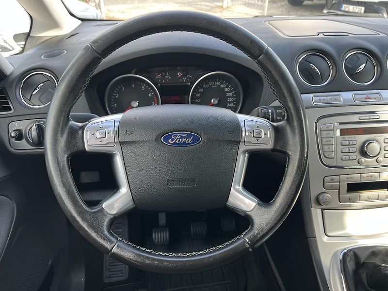 Ford Galaxy (2008) 2.0 Benzin 107 KW 7 míst - fotka 12 z 24