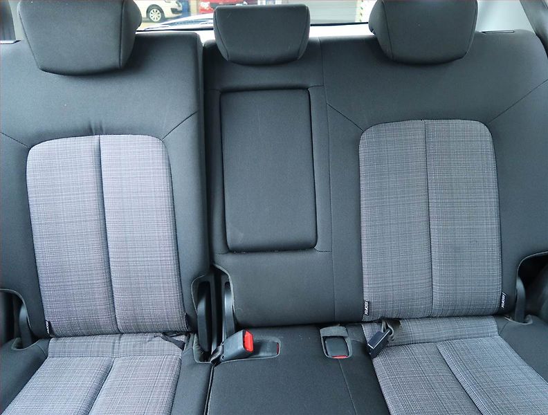 Kia Venga (2010) 1.4 CVVT, Serv.kniha - fotka 10 z 13
