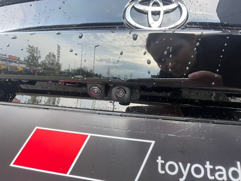 Toyota C-HR 2.0 Hybrid automat Tokio Editi - fotka 15 z 33