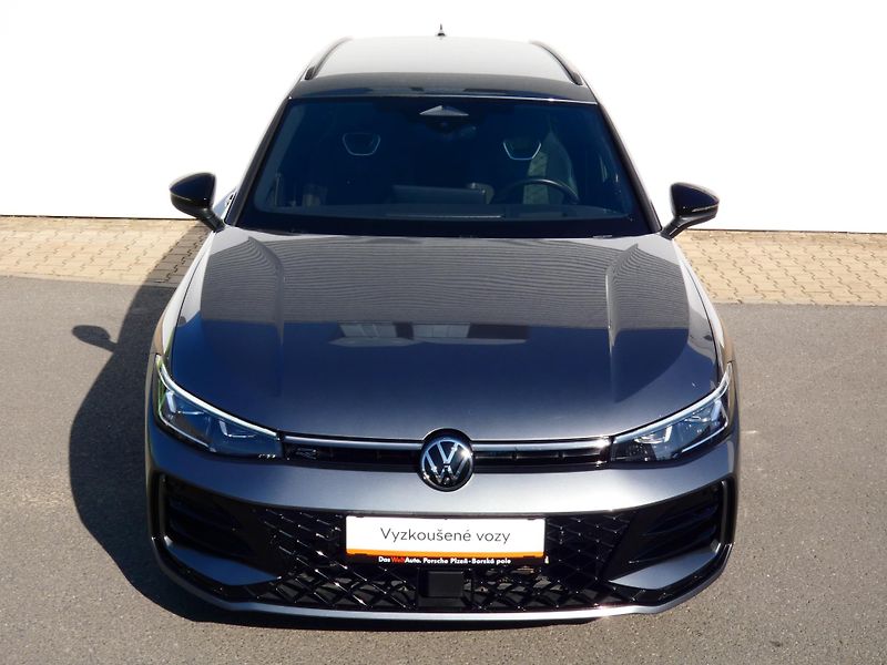 Volkswagen Passat (2024) R-Line 2.0 142KW 4MOTION - fotka 13 z 30