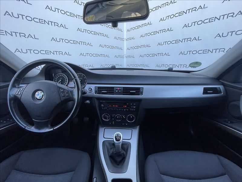 BMW Řada 3 2,0 i,105kW,STK 8/28,serv.kn. - fotka 17 z 22