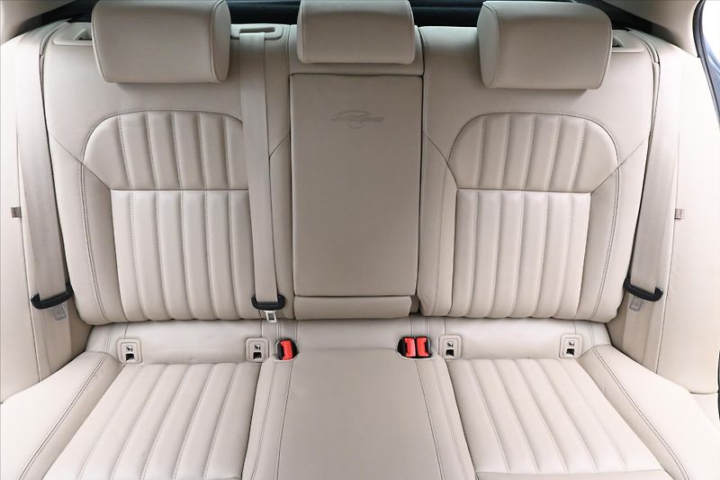 Škoda Superb 2,0 TDI 140 kW DSG L&K Záruka - fotka 29 z 32