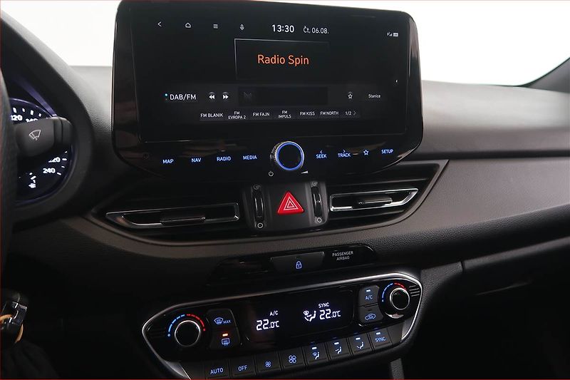 Hyundai i30 (2022) N-Line 1.5 T-GDI MHEV - fotka 12 z 17