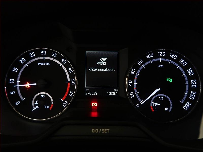 Škoda Octavia (2015) RS 2.0 TDI, Automat, Kůže - fotka 11 z 13