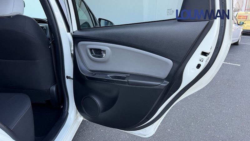 Toyota Yaris 1.33 VVT-i Selection Senso Sma - fotka 19 z 23