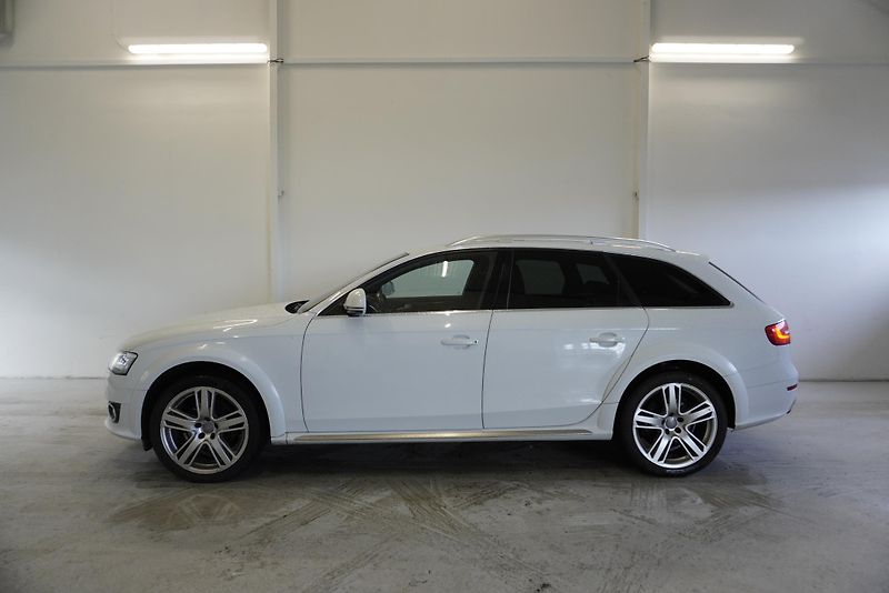 Audi A4 Allroad 2.0 TDi QUATTRO AUTOMAT - fotka 2 z 20