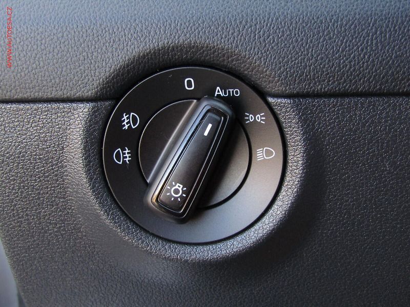 Škoda Octavia (2018) 2.0 TDi, ČR, Style, STK2/28 - fotka 12 z 20