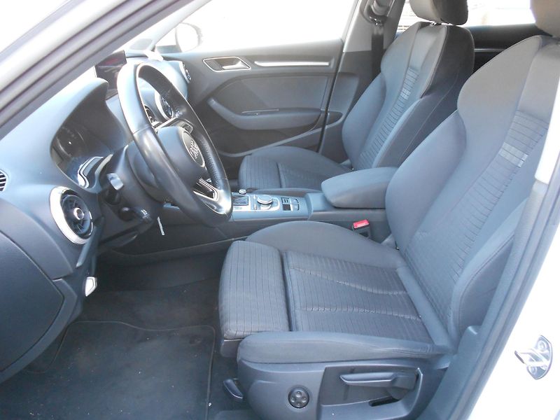 Audi A3 1,4 TFSi ČR 1.maj S-line - fotka 7 z 9