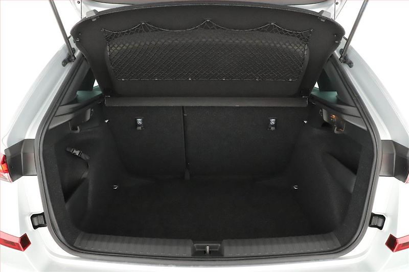 Škoda Kamiq (2025) 1.5 TSI, MONTE CARLO, AUTOMAT - fotka 11 z 21