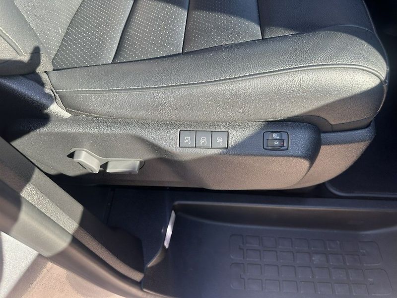 Toyota ProAce 2.0 TDi 130kW 7míst serviska - fotka 26 z 28