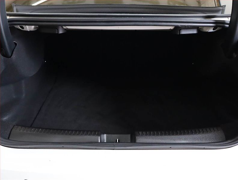 Mercedes-Benz CLA (2023) AMG Paket 200 d - fotka 14 z 27