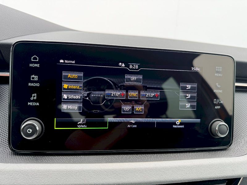 Škoda Kamiq (2025) 1.0 TSI 85kW DSG Top Selection - fotka 21 z 35