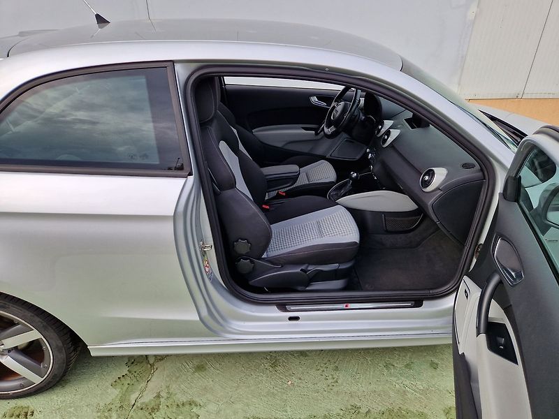 Audi A1 Ambition 1.4TFSI S-Line - fotka 27 z 34