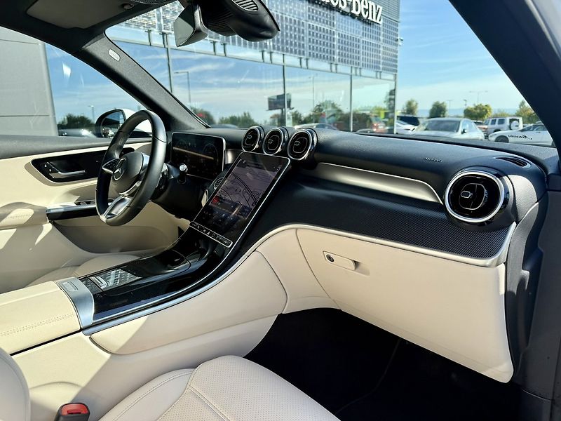 Mercedes-Benz GLC (2023) 220 d 4MATIC SUV - fotka 38 z 44