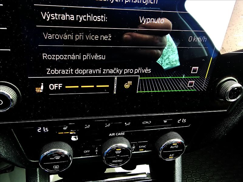 Škoda Octavia III 2,0TDi STYLE EXTRA + - fotka 28 z 50