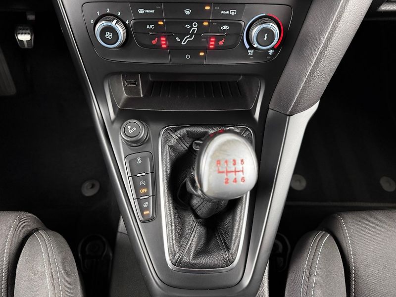 Ford Focus 2.0L 184KW ECOBOOST ST, RECARO - fotka 18 z 21