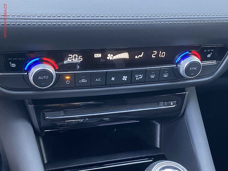 Mazda 6 (2021) 2.0, LED, navi, kamera - fotka 15 z 19