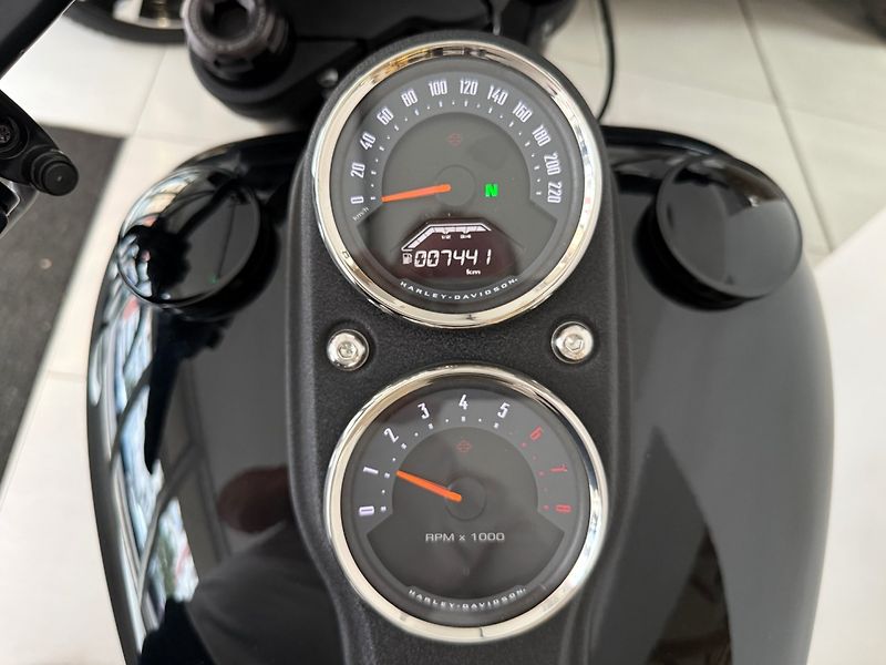 Harley-Davidson FXLRS Low Rider S (2020) - fotka 16 z 17