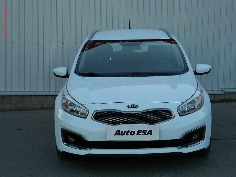 Kia Ceed (2017) 1.6CRDi, ČR, AC, tempo, park - fotka 2 z 18