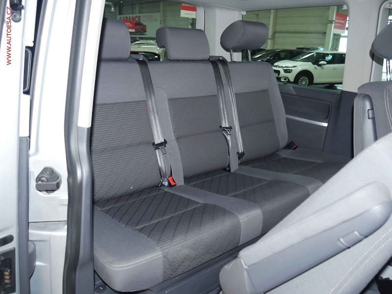 Volkswagen Multivan (2015) 2.0 TDi, Comfortline, navi - fotka 12 z 21