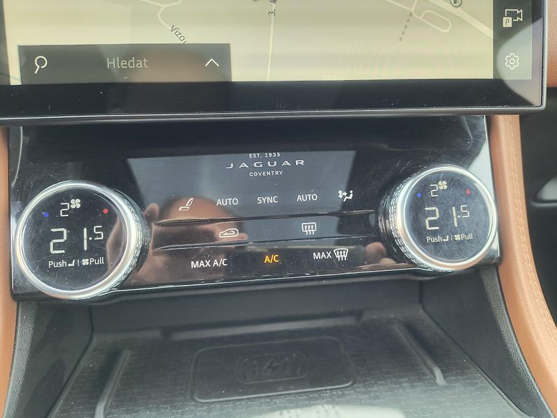 Jaguar F-Pace (2021) D300 AWD R -DINAMIC SE AUTOMAT - fotka 44 z 68