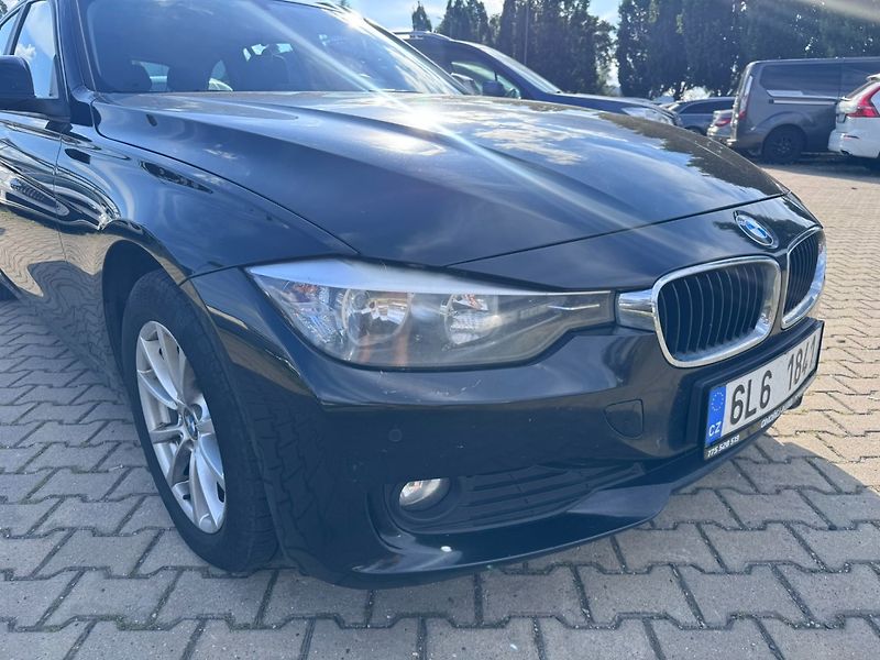 BMW Řada 3 (2013) 318D F11 2,0D 105 KW - fotka 10 z 41
