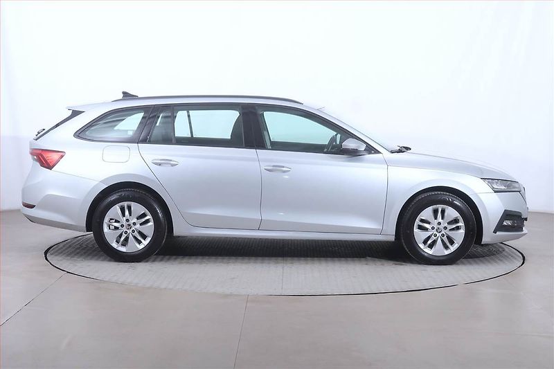 Škoda Octavia (2022) Ambition Plus 2.0 TDI - fotka 6 z 21