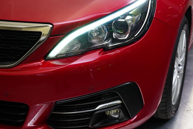 Peugeot 308 - fotka 9 z 28