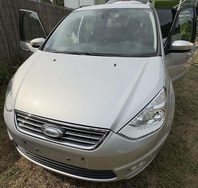 Ford Galaxy (2011) 7x míst  - fotka 1 z 16